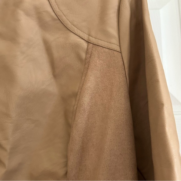 Baccini Women’s Tan Zip-Up Faux Leather Jacket Size XLP - Picture 6 of 7